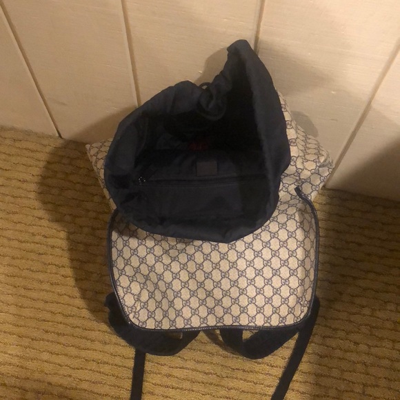 Gucci Backpack(Large) Made in Italy. Barely used. - Picture 4 of 5